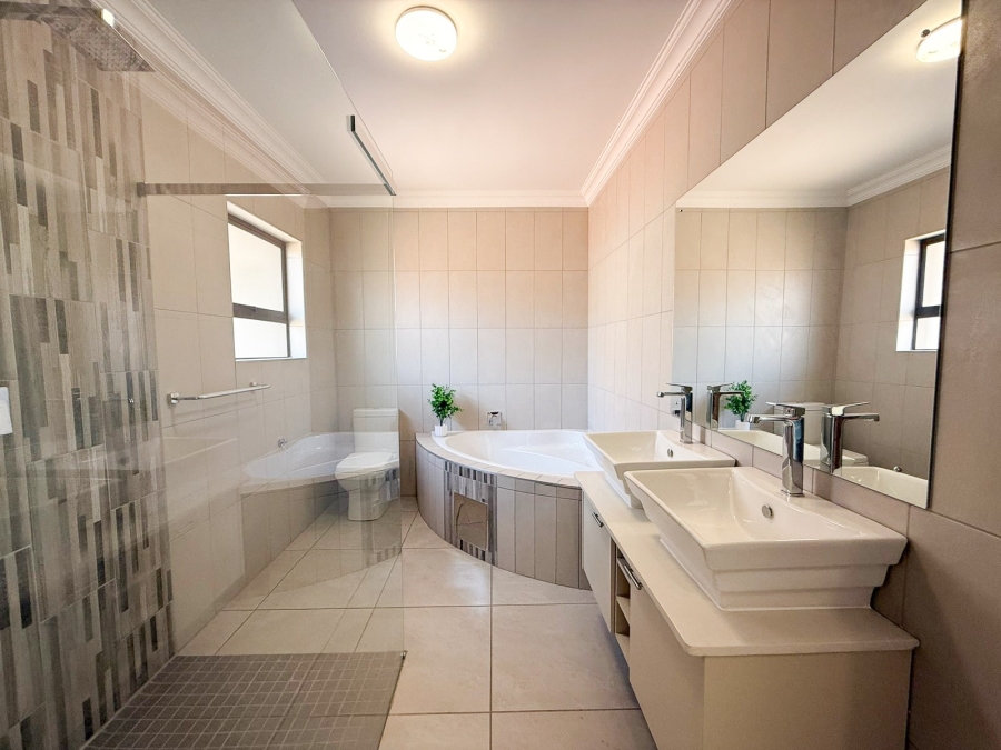 3 Bedroom Property for Sale in Xanadu Eco Park North West